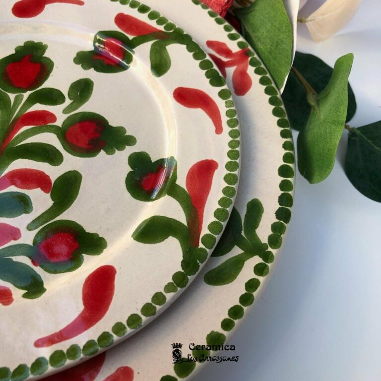 Instagram post from ceramicalosarrayanes. This post is in position 3.