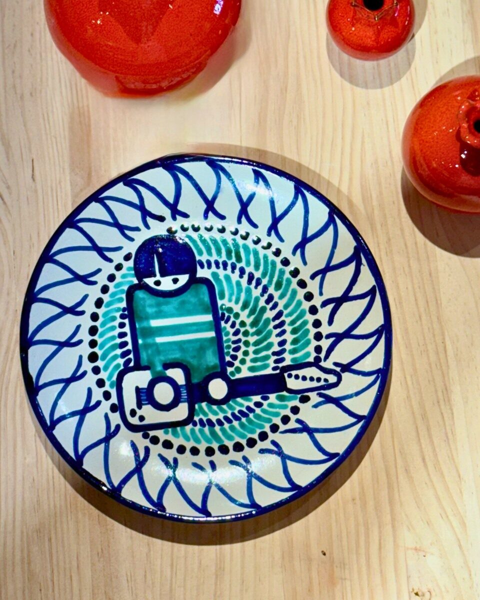 Instagram post from ceramicalosarrayanes. This post is in position 2.