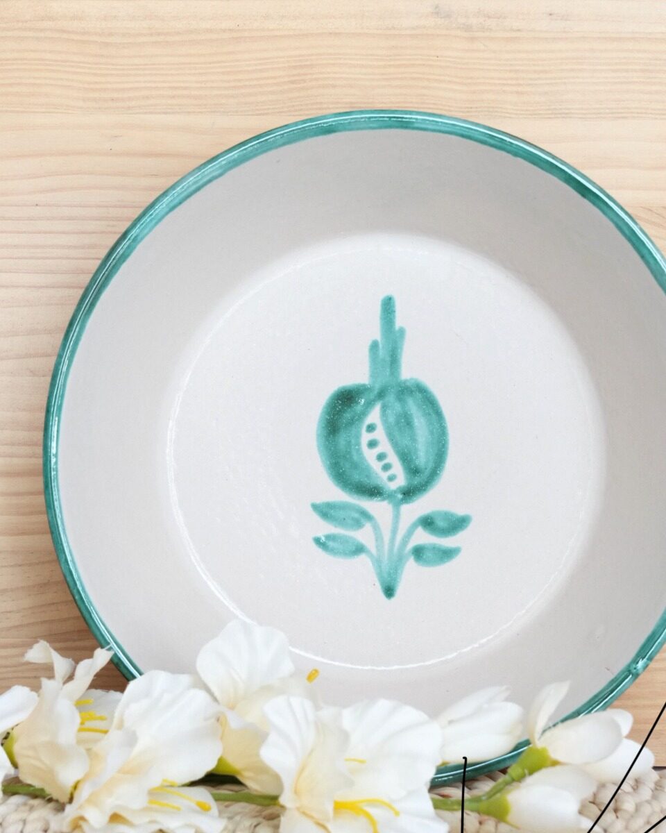 Instagram post from ceramicalosarrayanes. This post is in position 0.