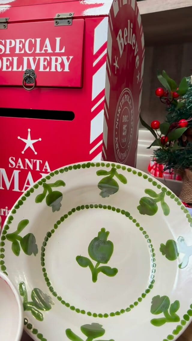 Instagram post from ceramicalosarrayanes. This post is in position 3.