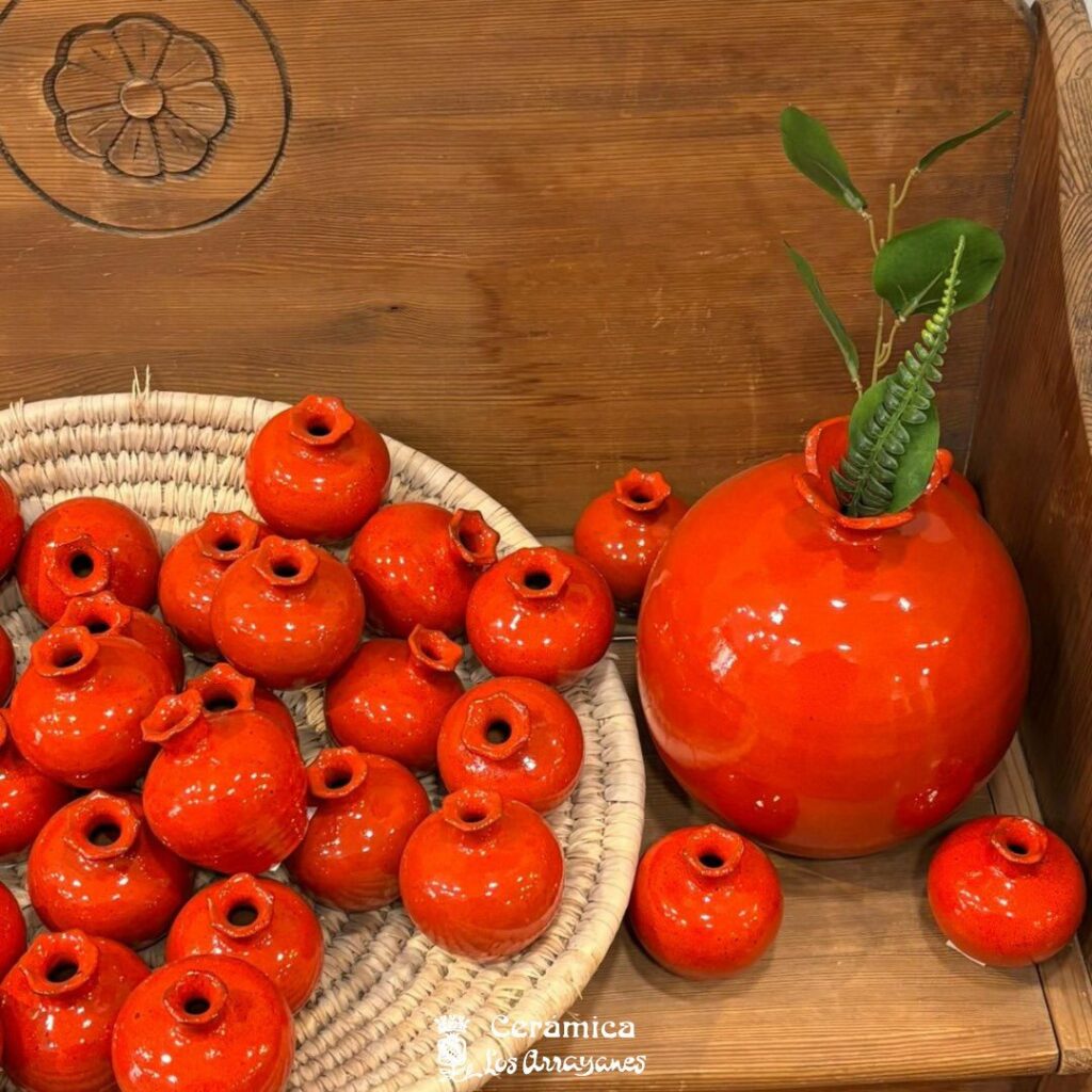 Instagram post from ceramicalosarrayanes. This post is in position 1.