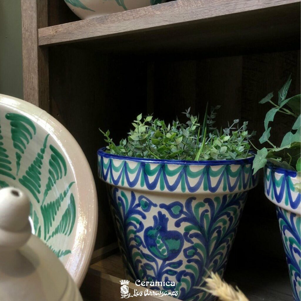 Instagram post from ceramicalosarrayanes. This post is in position 3.