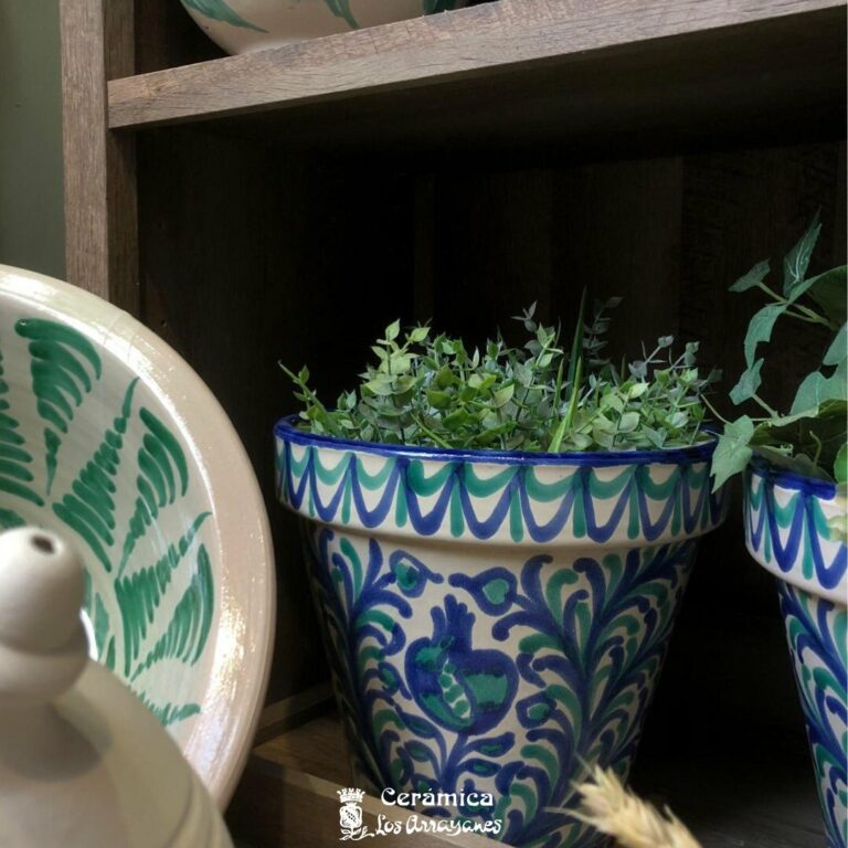 Instagram post from ceramicalosarrayanes. This post is in position 4.