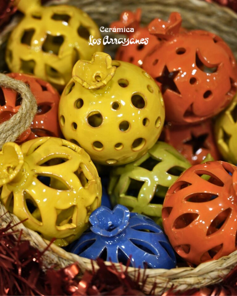 Instagram post from ceramicalosarrayanes. This post is in position 5.