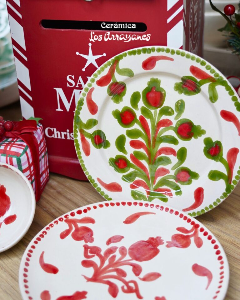 Instagram post from ceramicalosarrayanes. This post is in position 4.