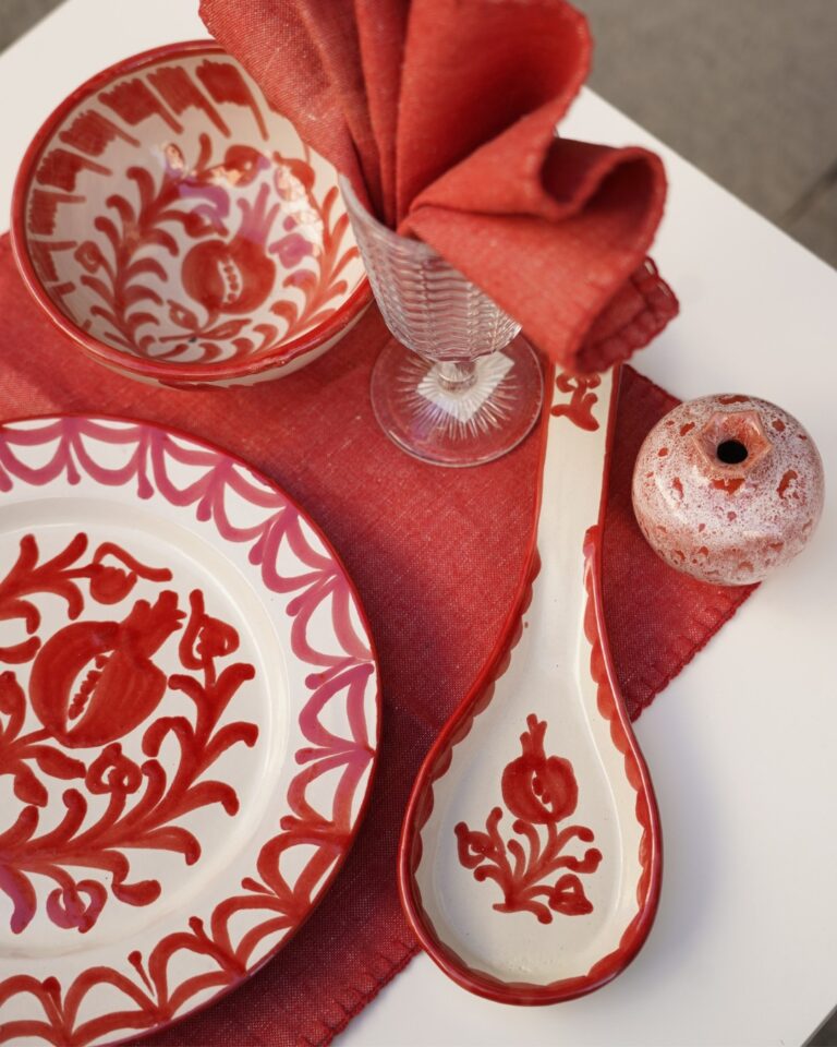 Instagram post from ceramicalosarrayanes. This post is in position 1.