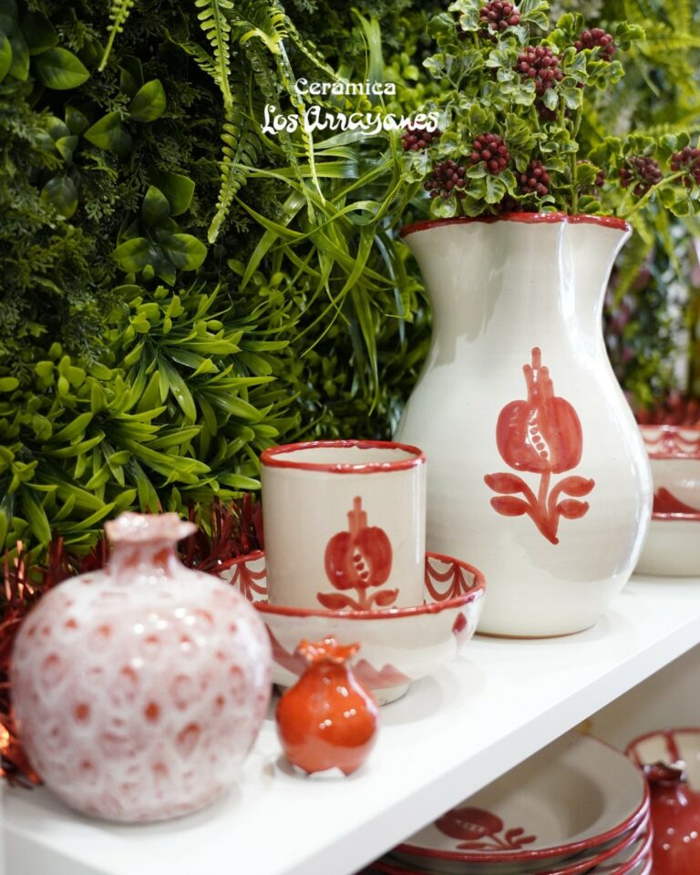 Instagram post from ceramicalosarrayanes. This post is in position 4.