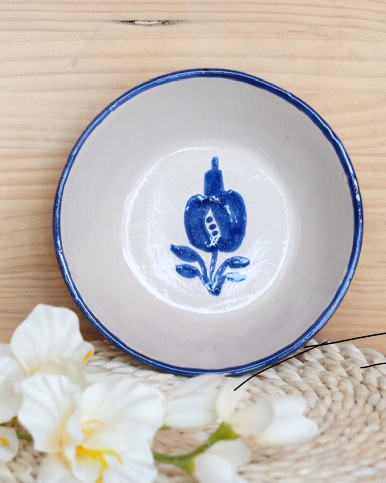 Instagram post from ceramicalosarrayanes. This post is in position 3.
