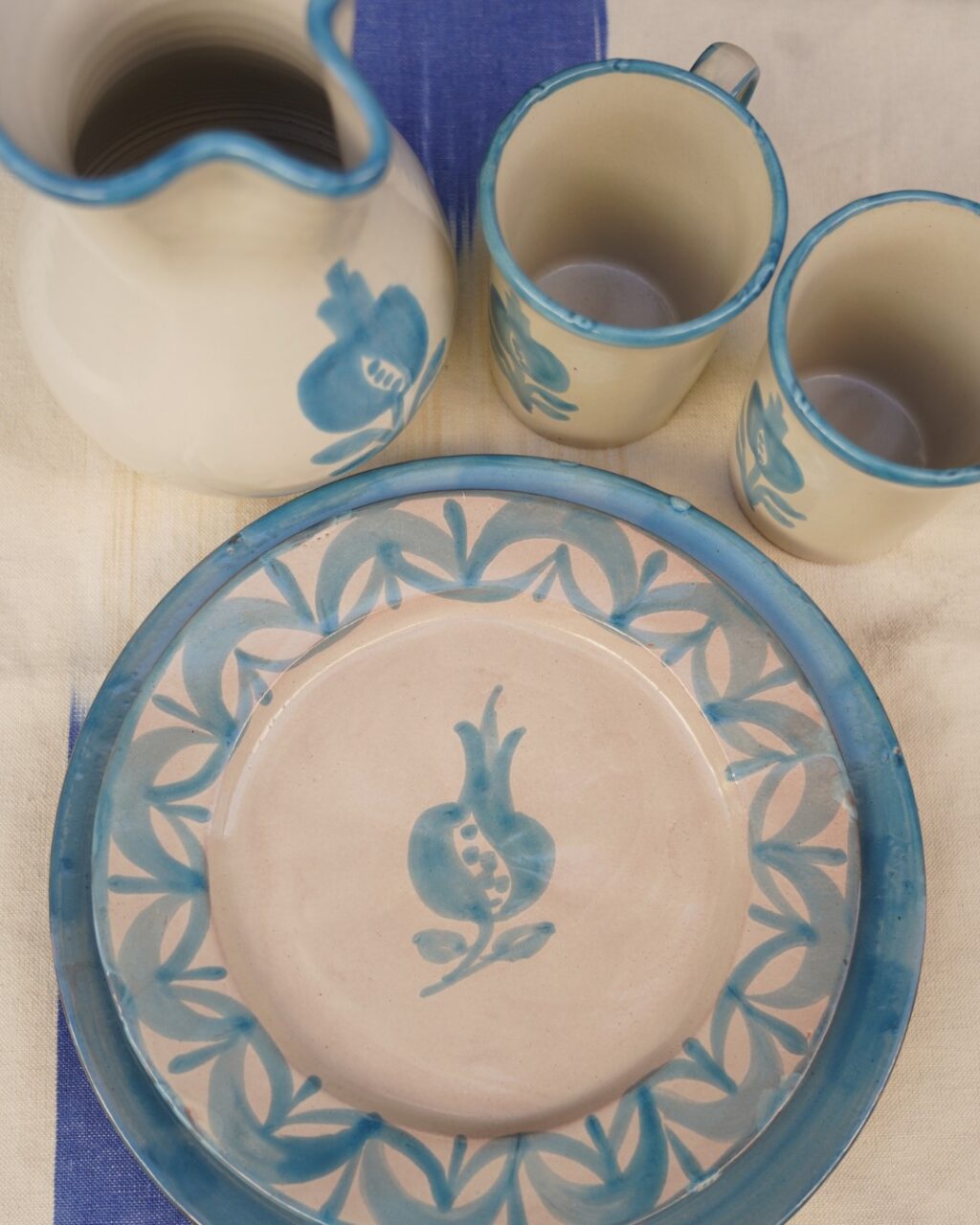 Instagram post from ceramicalosarrayanes. This post is in position 4.